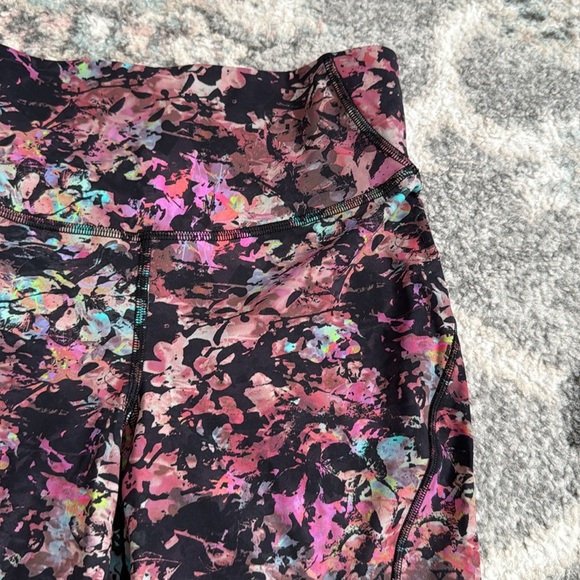 Lululemon Base Pace High-Rise Short 8" - Picture 3 of 10